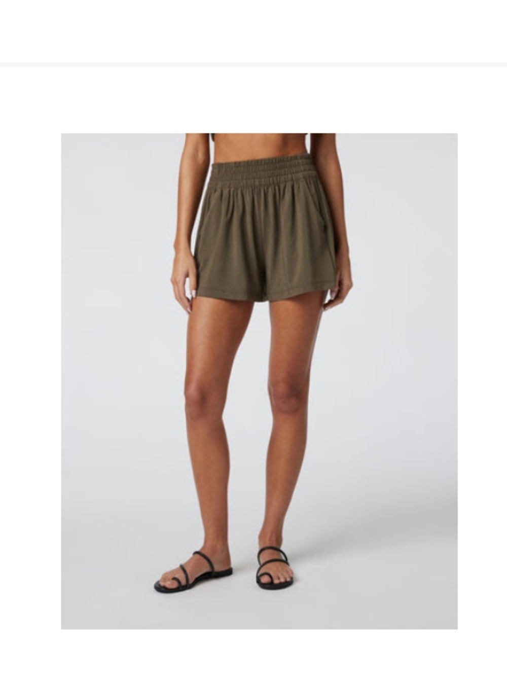 Vuori Villa Short in Olive